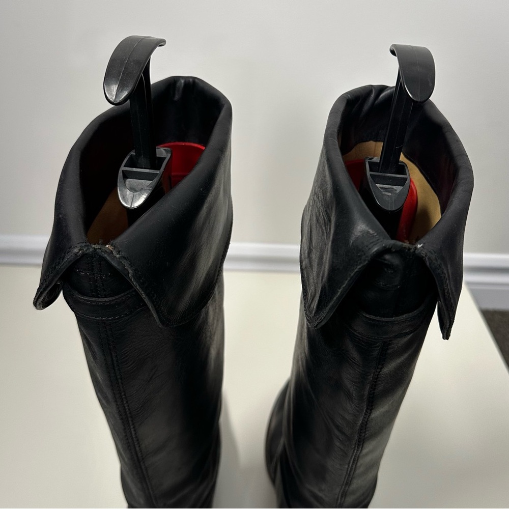 FRYE women's black leather pull on jane tall cuff boots 2.5" heel, 8.5 B. - Picture 9 of 16